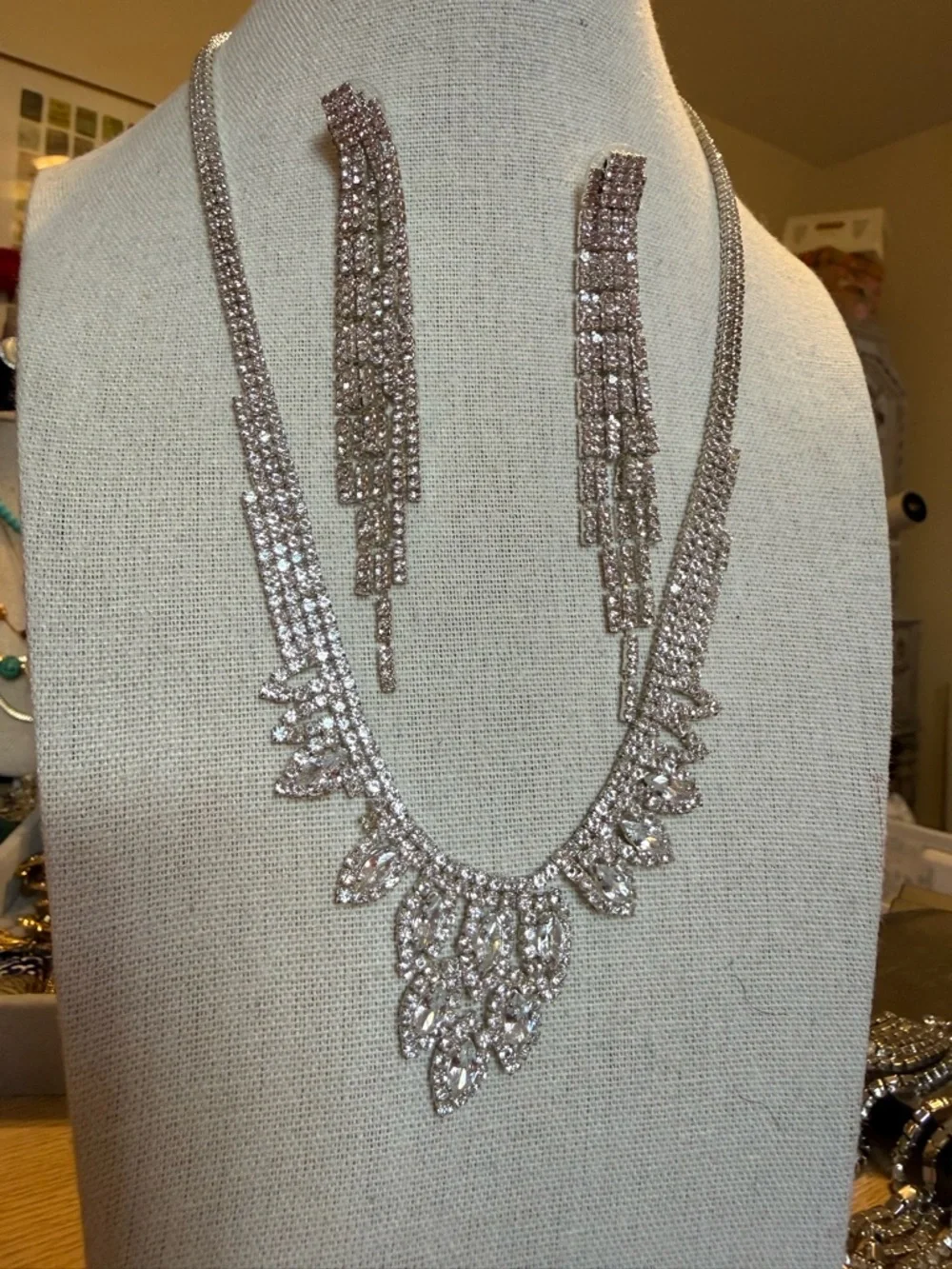 N/A elegant silver